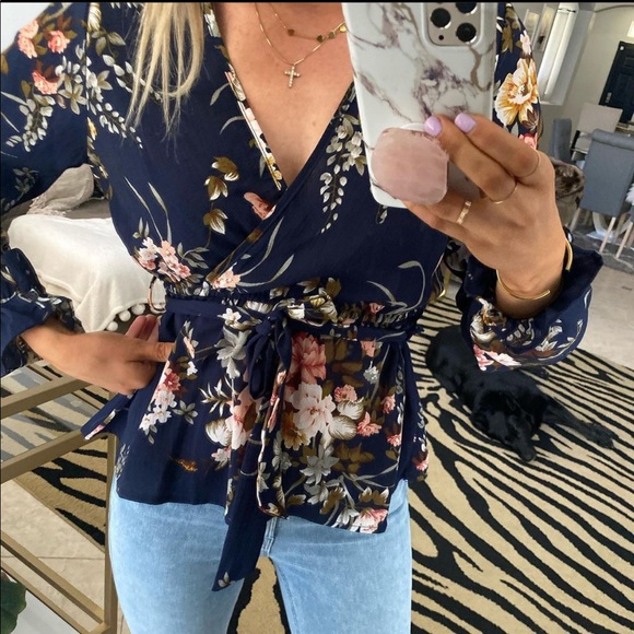 Tops - Boutique floral top